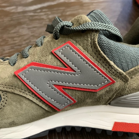 RARE New Balance army green hints of red gray sneakers collectors Size W 7/M 5.5 - Picture 10 of 16